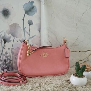 COACH Teri Shoulder Bag pebble leather in pink